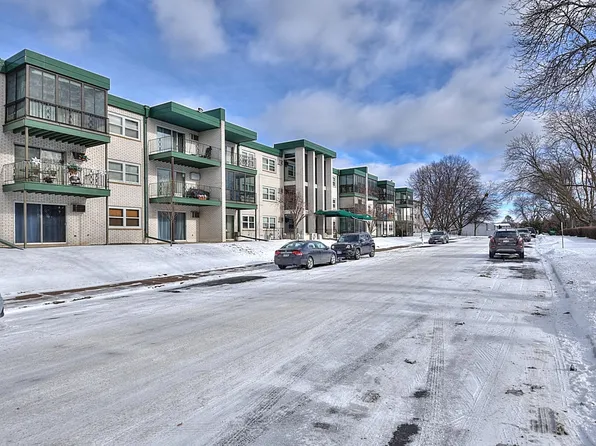 2710 Dale St N #B111, Roseville, MN 55113