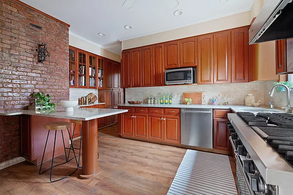 Sold by SERHANT. | media 5
