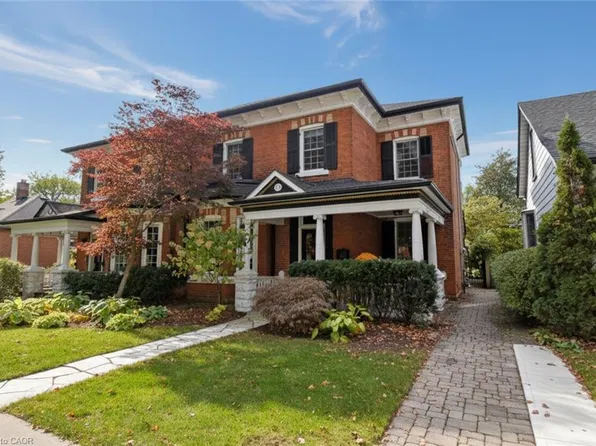 114 Melville St, Hamilton, ON L9H 2A5