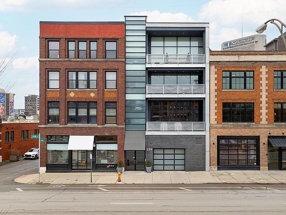 2nd image of 225 N 4th St Suite 303