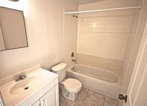 5th image of 744 SW 73rd Ave