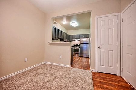 4th image of 2505 Washington Ave APT 434