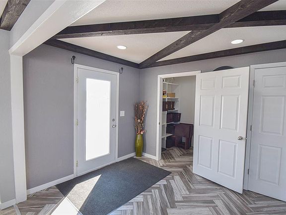 3rd image of 1811 Merrill Ave