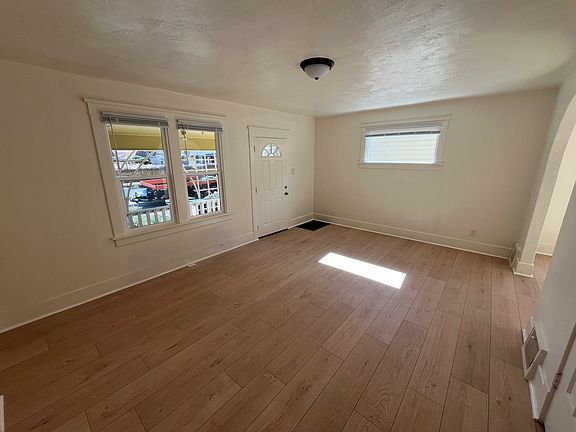 2nd image of 1905 N Grand Ave #1905