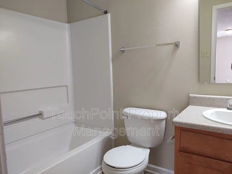 2038 Dunsmore Ln — Photo 20