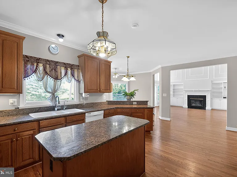 13031 Twelve Hills Rd — Photo 17