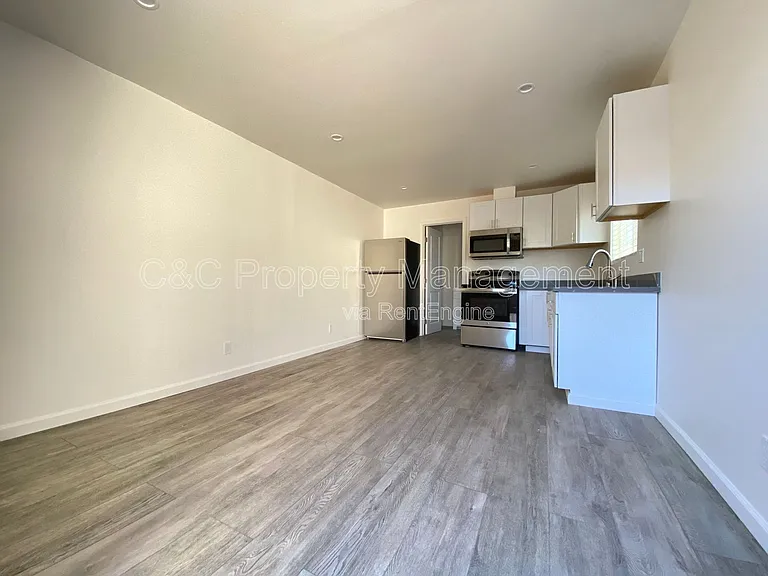 1301 Darwin St #B — Photo 4