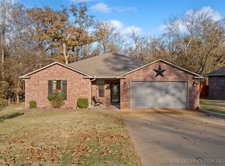 29880 S 592nd Ln, Grove, OK 74344