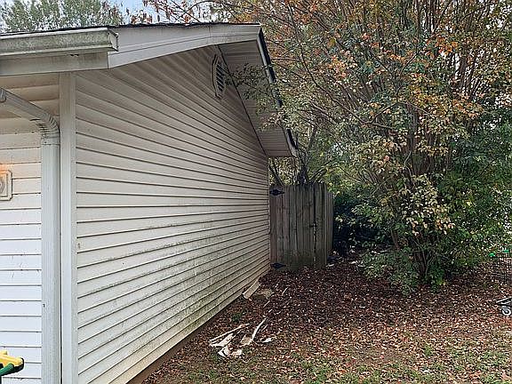 3rd image of 8617 Crofton Cir