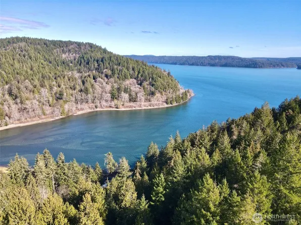 58 Stickney Street N, Lilliwaup, WA 98555