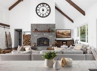 1100 Xavier St, Gravenhurst, ON P0E 1G0