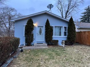 410 Woodland Dr, Round Lake Beach, IL