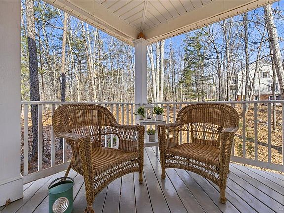 4th image of 283 Oakcroft Dr