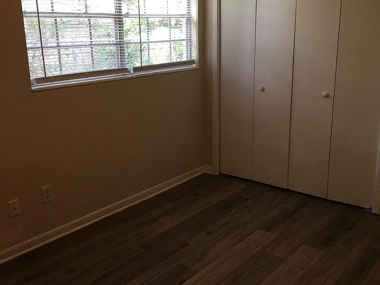 1527 Grace Ave #B — Photo 12