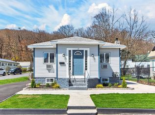17 Hazel St, Fitchburg, MA 01420