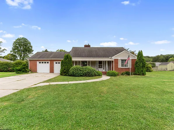 1725 S Davis Ave, Elkins, WV 26241