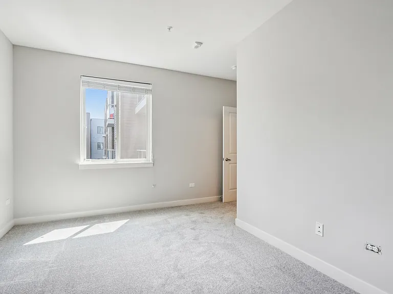 Woodview Apartments — Photo 32