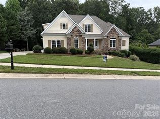 3848 Grovesner St, Harrisburg, NC 28075