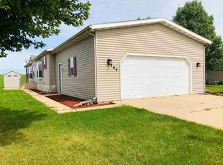 462 Seasons Pkwy, Belvidere, IL 61008