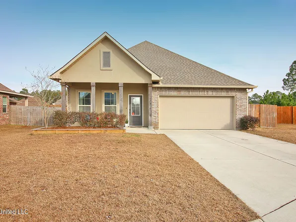 501 Palm Breeze Dr, Ocean Springs, MS 39564