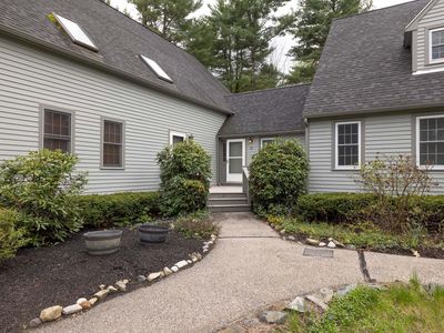 60 Glengarry Drive, Stratham, NH, 03885