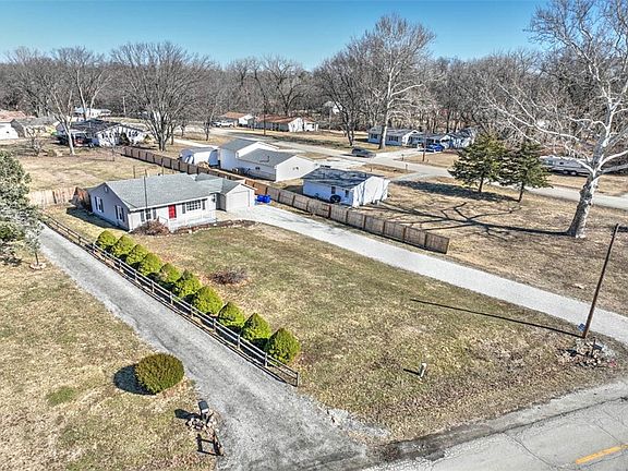 3rd image of 5574 E William Street Rd