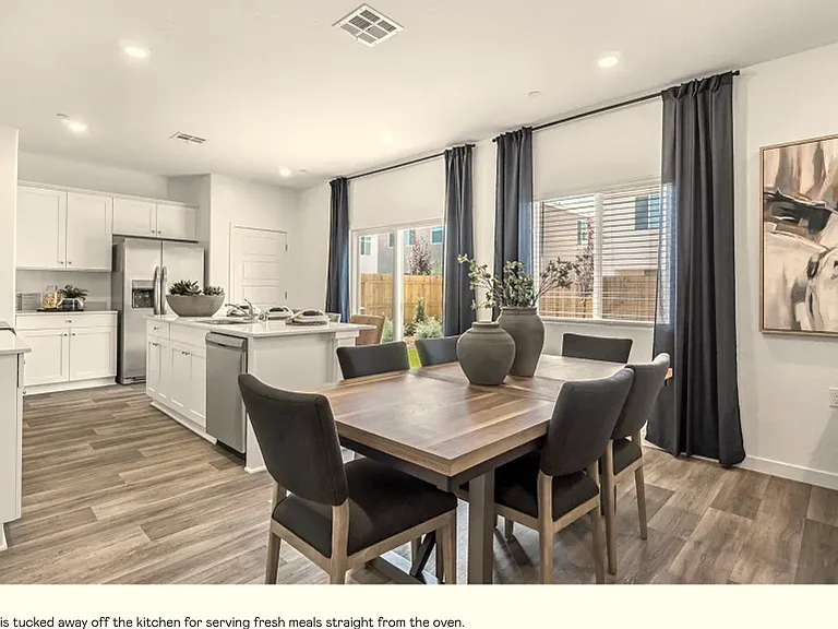 4446 Buckingham Ave — Photo 3