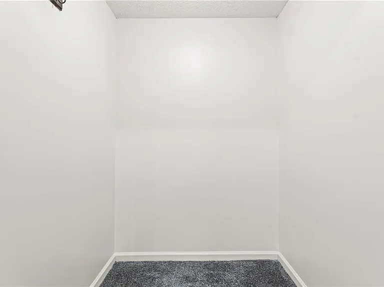 405 Christopher Ln — Photo 23
