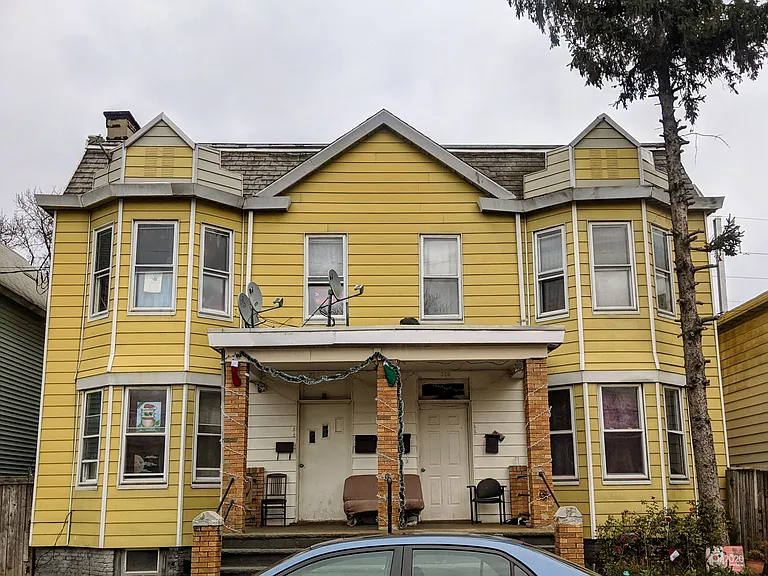 326 Elm St — Photo 1