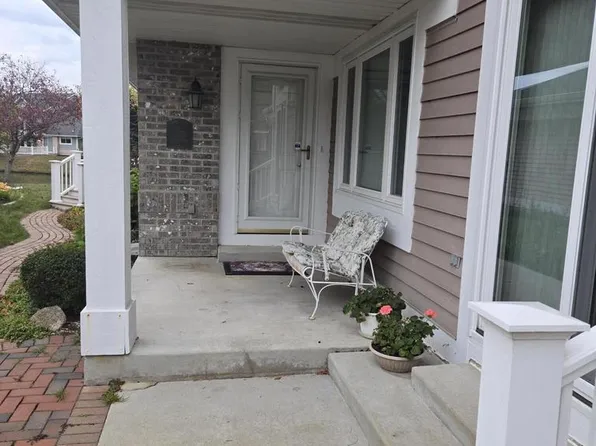 14229 West Waters Edge TRAIL, New Berlin, WI 53151