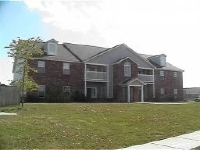 110 Bridgewater Ct #4 — Photo 1