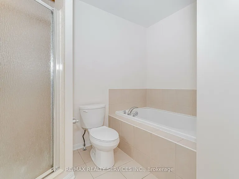 4 Colonel Frank Ching Cres — Photo 21