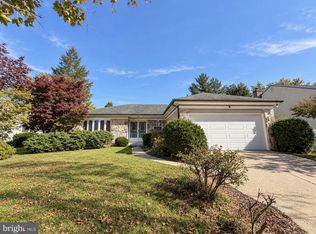8 W Brook Dr, Cherry Hill, NJ 08003