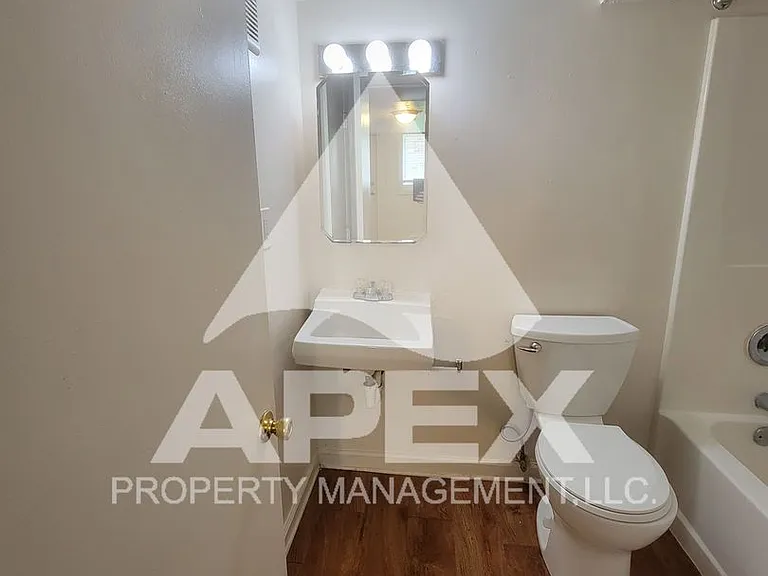 Springdale Apartments — Photo 20