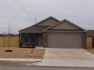 170 Willow Dr, Centerton, AR 72719