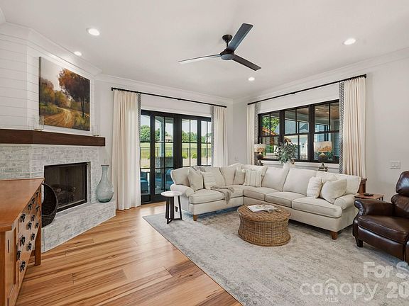 4th image of 117 Doolittle Ln