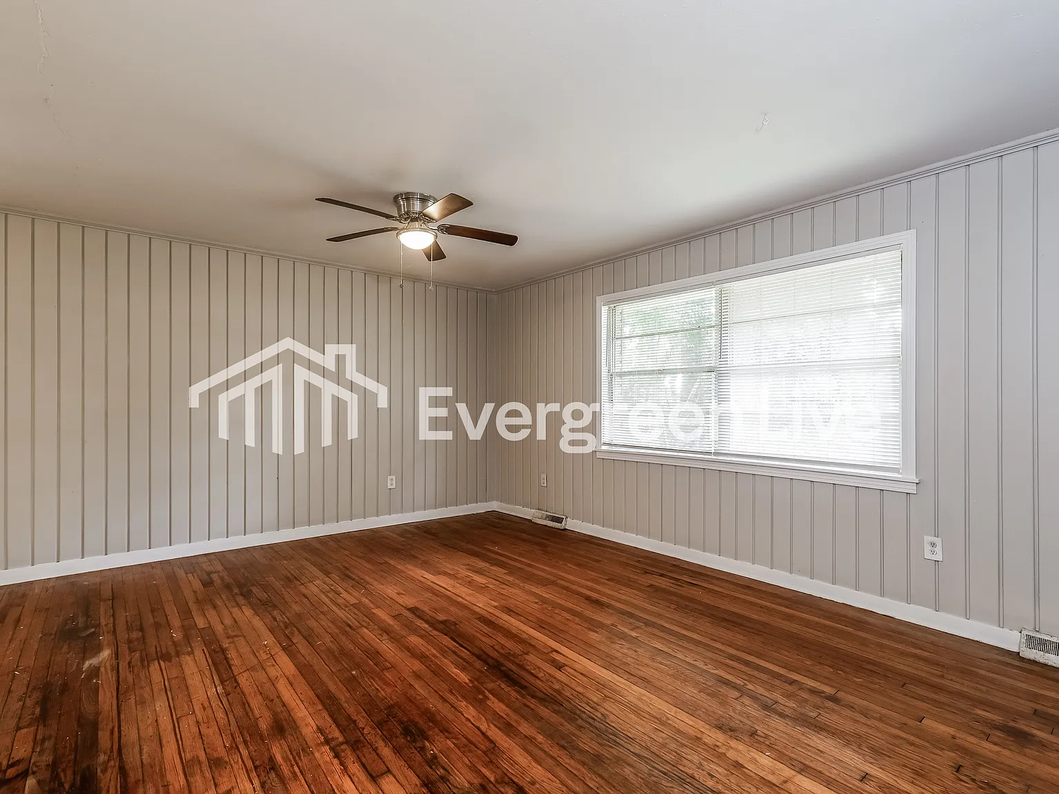 3 bed, 2.0 bath, 1498 sqft, $1,095 — Photo 4