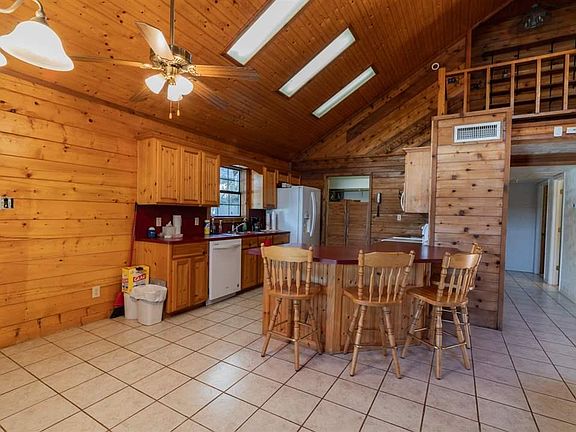 5th image of 245 Redbud Cir