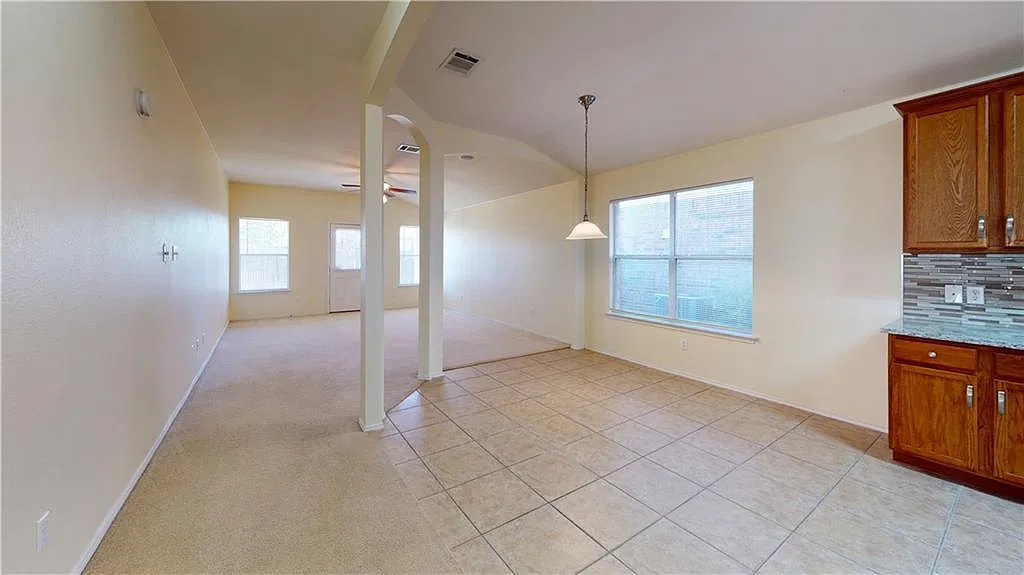 3 bed, 2.0 bath, 1915 sqft, $2,100 — Photo 4