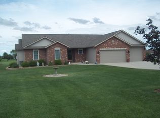 2610 Vulliet Rd, Highland, IL 62249