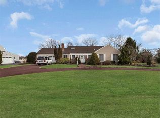 141 Wampum Ln, West Islip, NY 11795