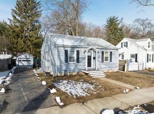 74 Gilman St, Springfield, MA 01118