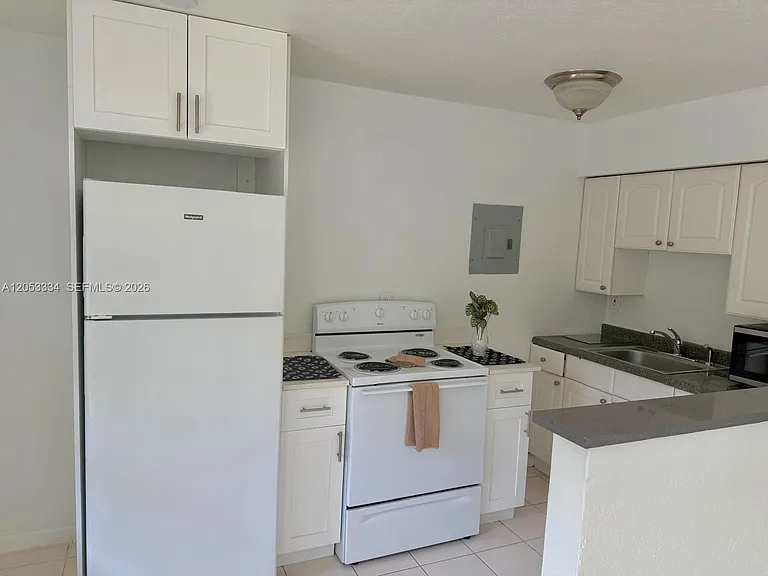 1240 NE 12th Ave #1-5 — Photo 13