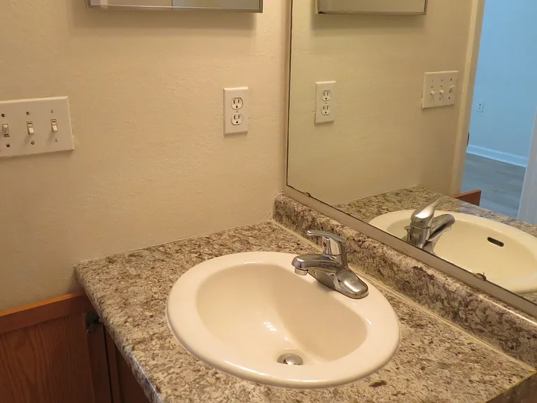 2738 W Tharpe St #903 — Photo 17