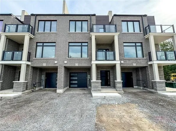 292 Vine St #31, Saint Catharines, ON L2M 4T4