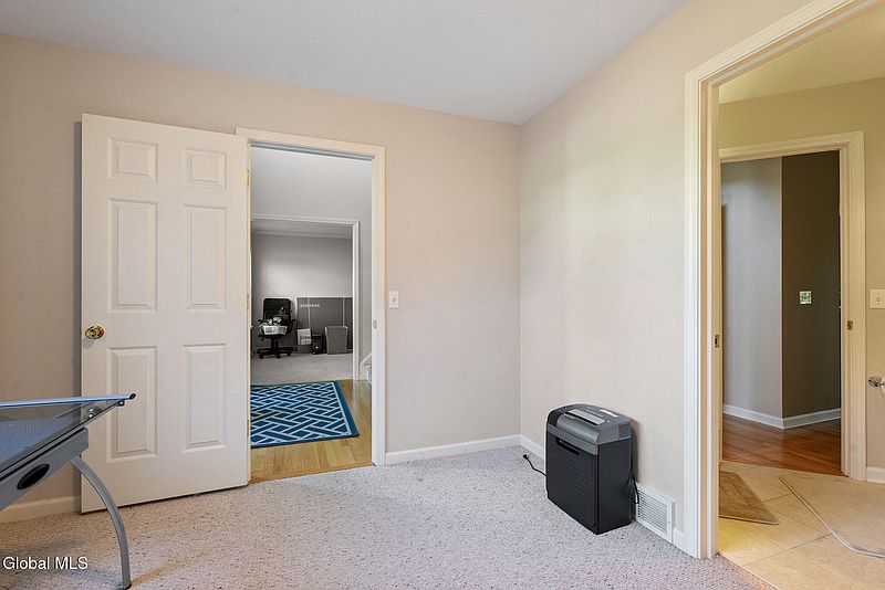 5th image of 20 Berkshire Drive