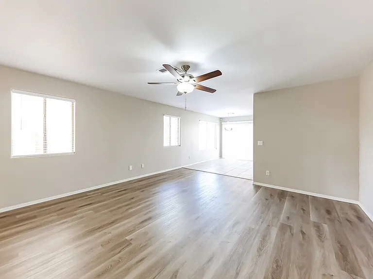 6054 W Jones Ave — Photo 4