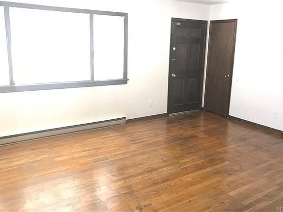 4th image of 16 N Oak Ave