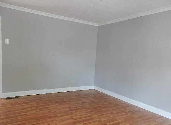 4th image of 212 W Arlee Ave