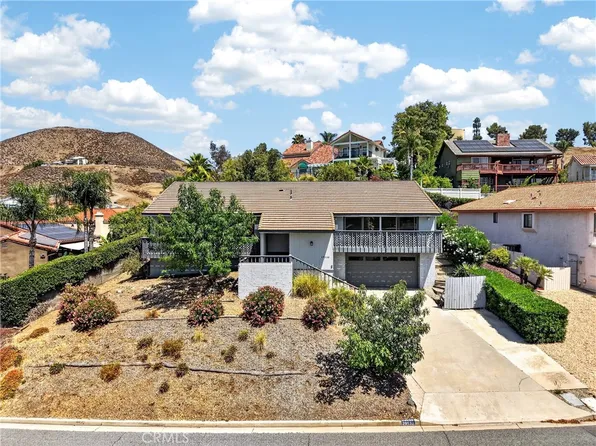29532 Vacation Dr, Canyon Lake, CA 92587